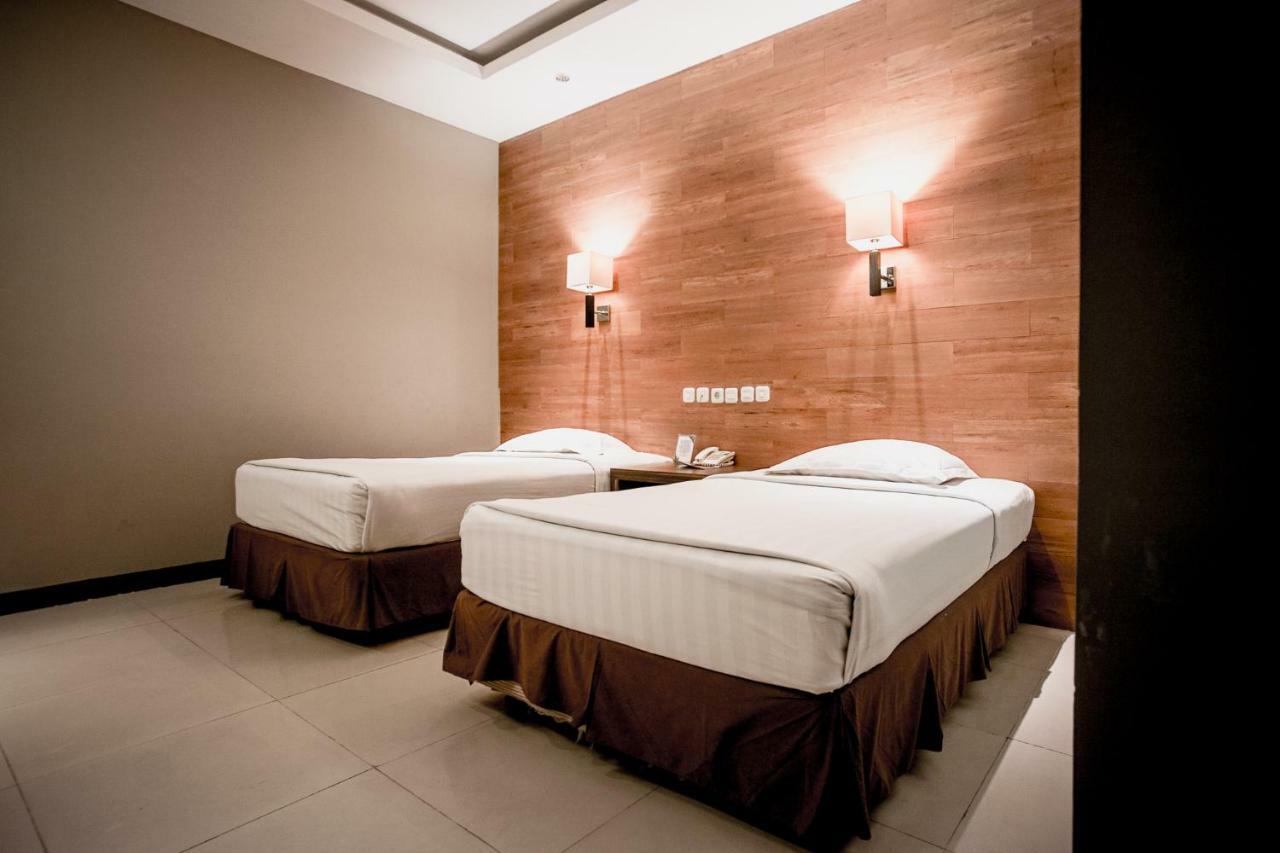 Hotel Asri Plaza Asia Tasikmalaya Eksteriør bilde